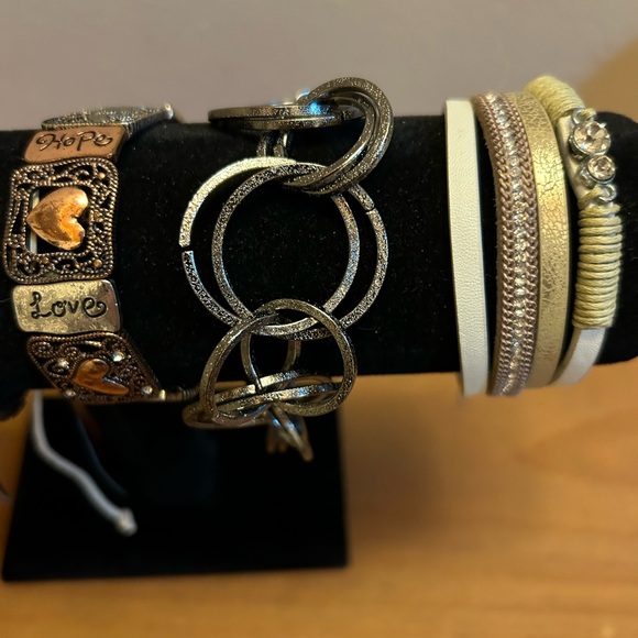 5 Piece Paparazzi Bracelet set - Picture 8 of 13